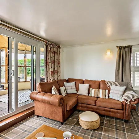 4 Bed In Allonby 95050 Beckfoot (Cumberland, Cumbria)