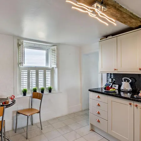 4 Bed In Wigton Oc-95050 *