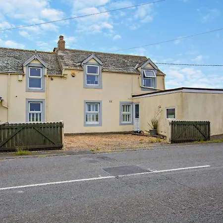 Holiday home 4 Bed In Allonby 95050 *